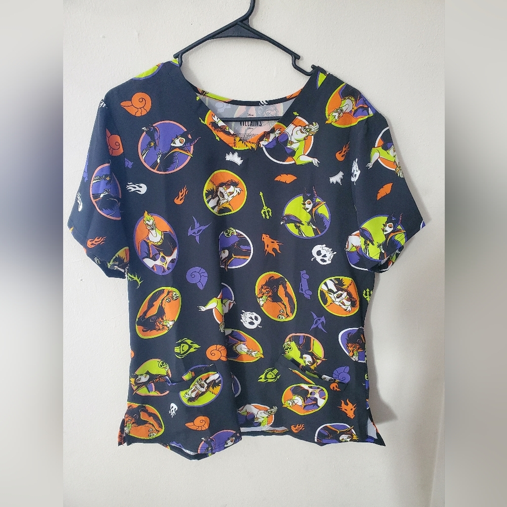 NWOT Disney Villains Scrub Top Large
